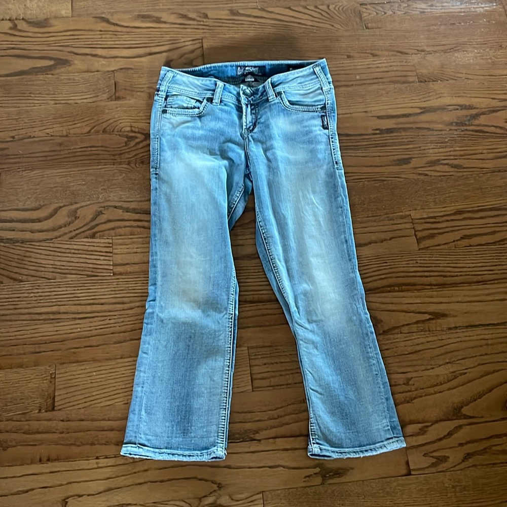 Women’s Silver super stretch suki mid capris size 27/L22 1/2
